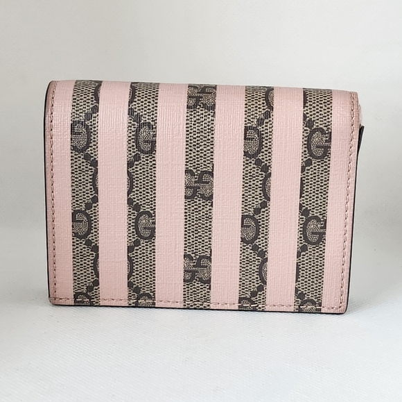 Gucci Limited Edition Cupcake Compact Wallet - Picture 5 of 16